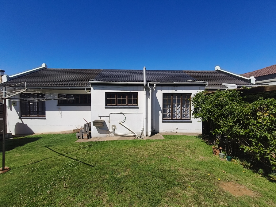 3 Bedroom Property for Sale in Wavecrest Eastern Cape